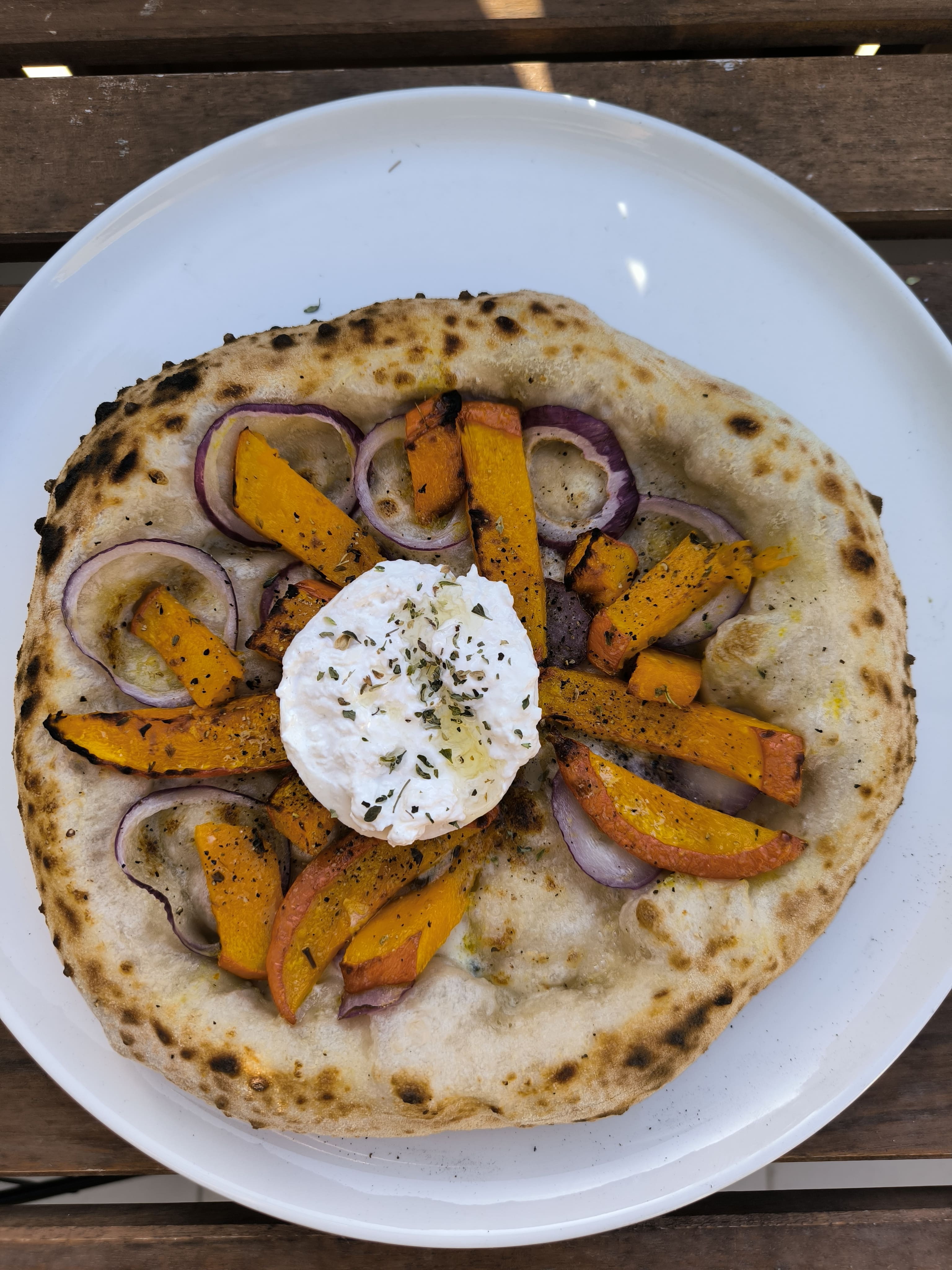 Pizza au potimarron roti et burrata